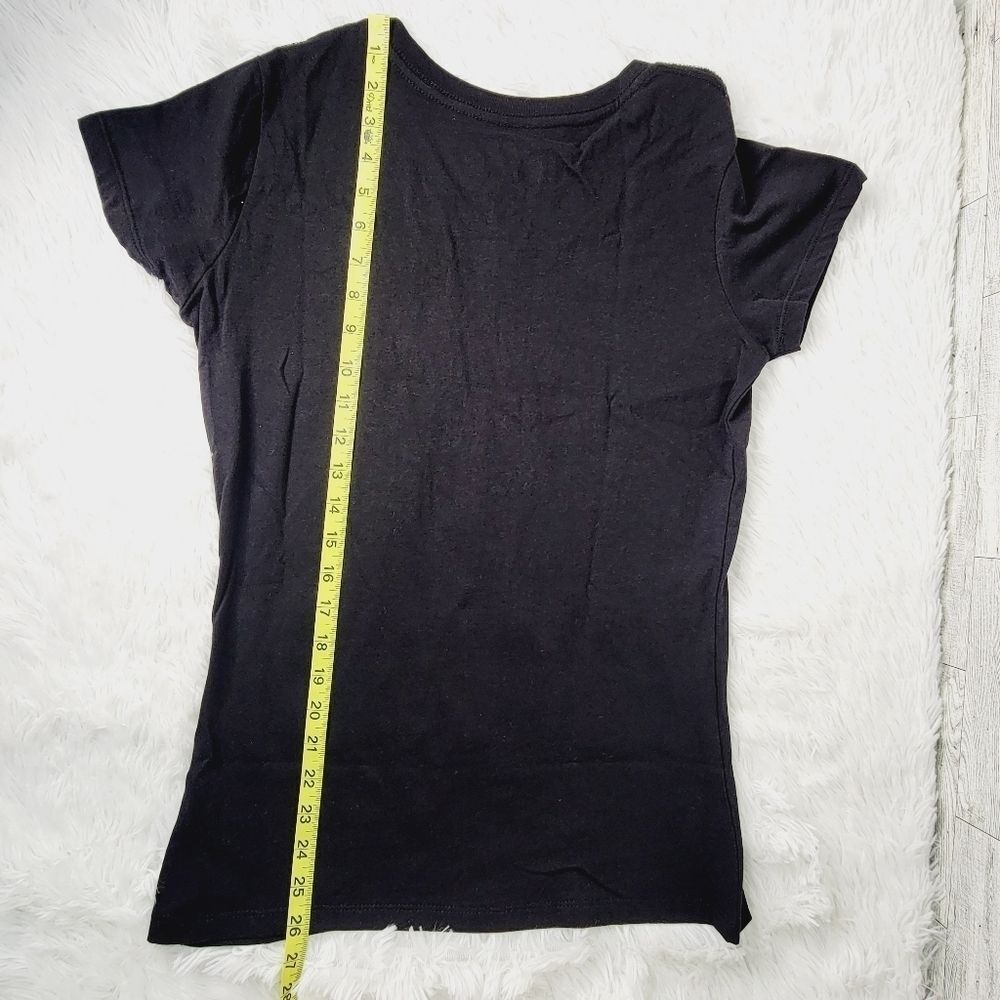 St. Patrick's Day V-Neck T-Shirt Medium (8/10) - Picture 6 of 7